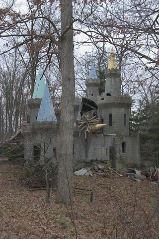 Illustration for article titled Maryland's Enchanted Forest is like Candyland after a neutron bomb strike